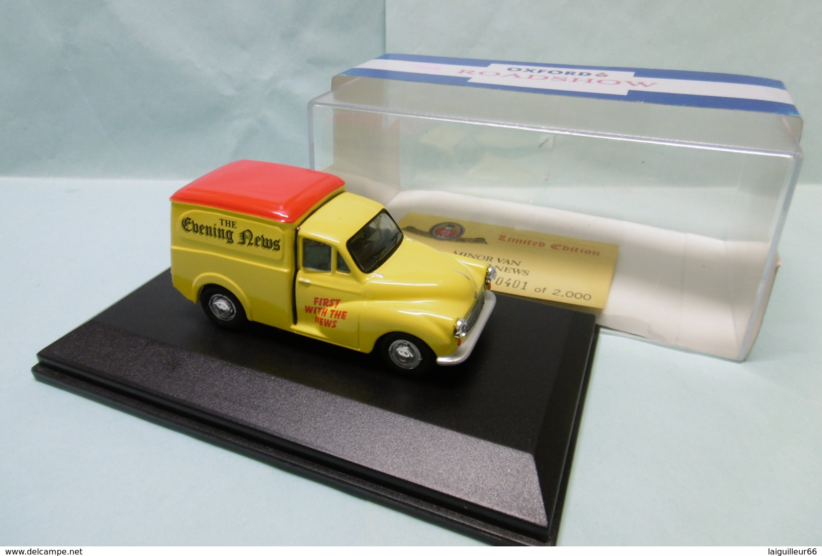 Oxford - MORRIS MINOR 1000 Van EVENING NEWS Réf. MM049 BO 1/43 - Commercial Vehicles