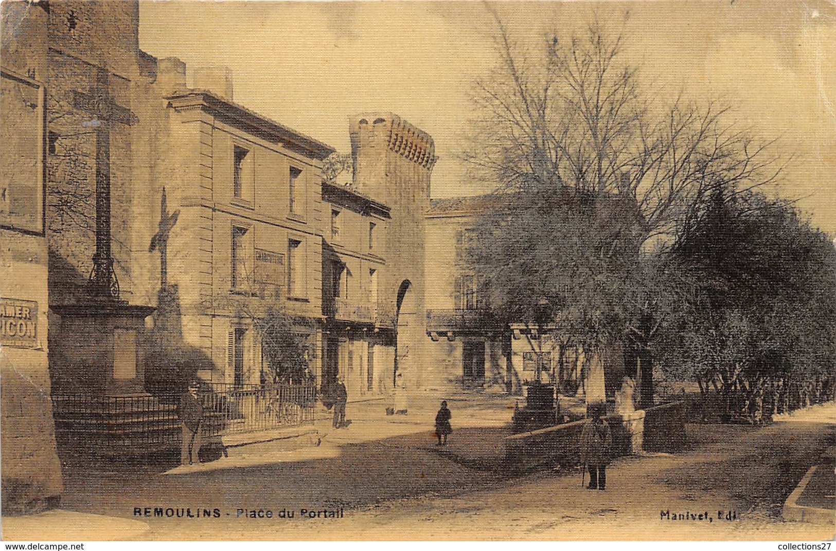 30-REMOULINS- PLACE DU PORTAIL - Remoulins