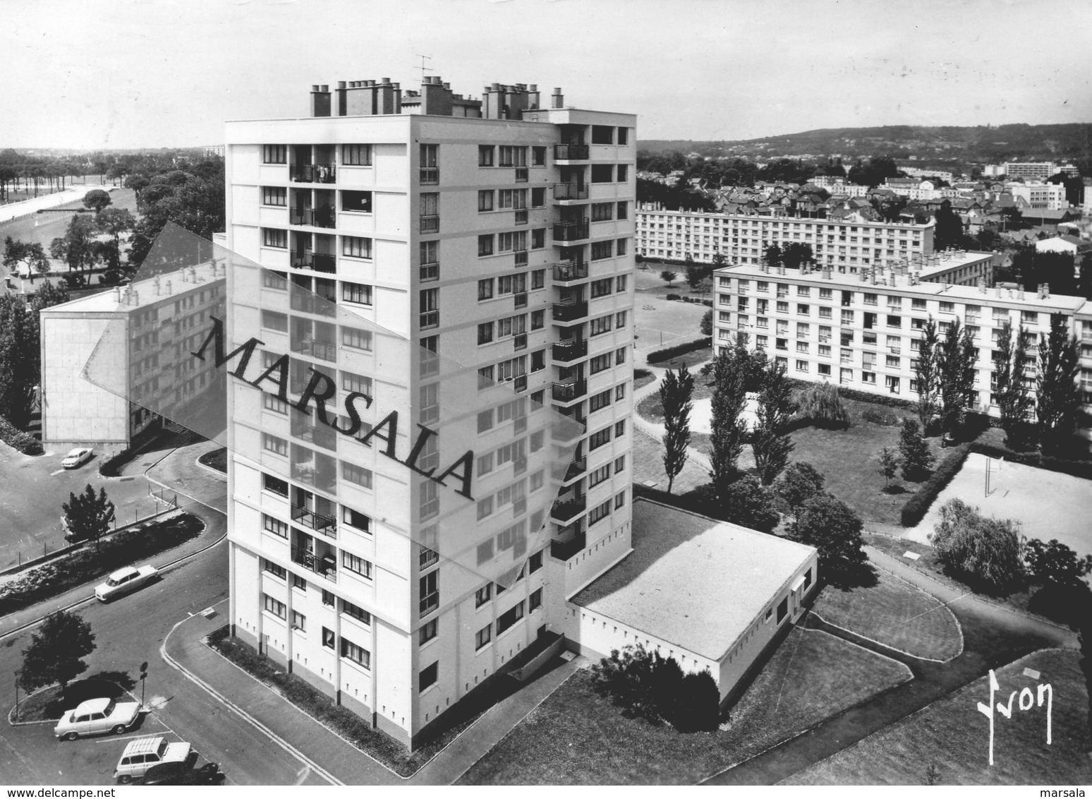 CPM  Soisy Sous Montmorency   Grands Ensembles De L'Avenue Voltaire - Soisy-sous-Montmorency