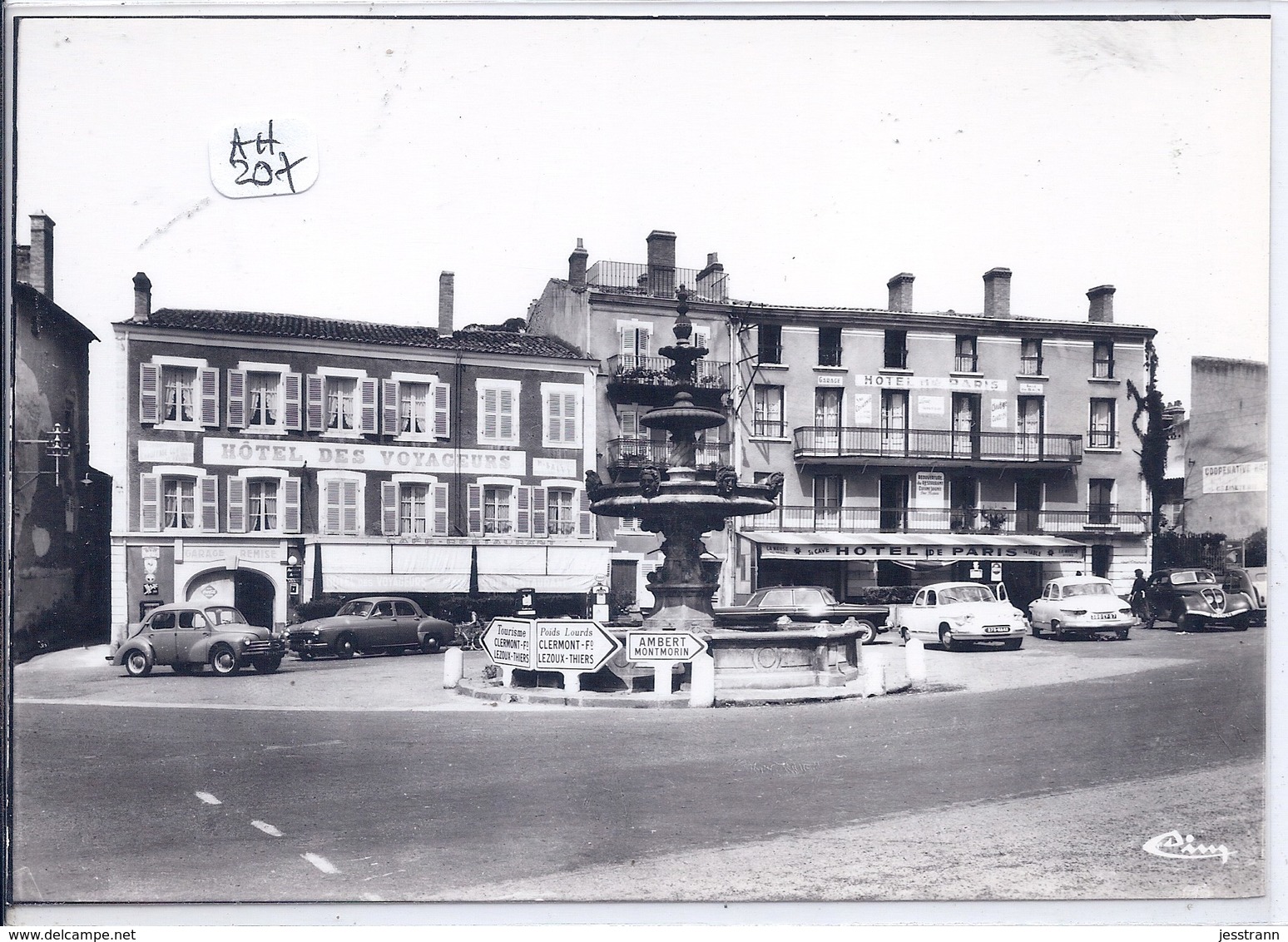 BILLOM- LES BELLES VOITURES POPULAIRES ANNEES 60 GAREES PRES DES HOTELS DES VOYAGEURS ET DE PARIS- CIM 632208 - Autres & Non Classés