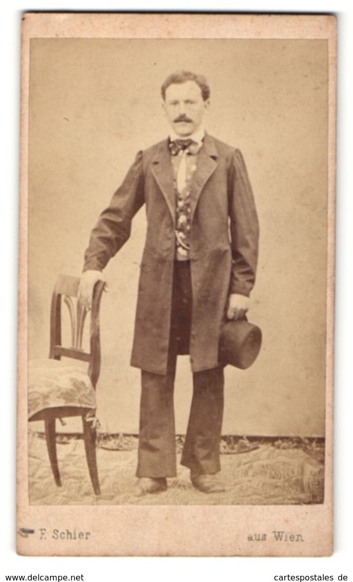 Fotografie F. Schier, Wien, Portrait Herr In Zeitgenöss. Garderobe - Persone Anonimi