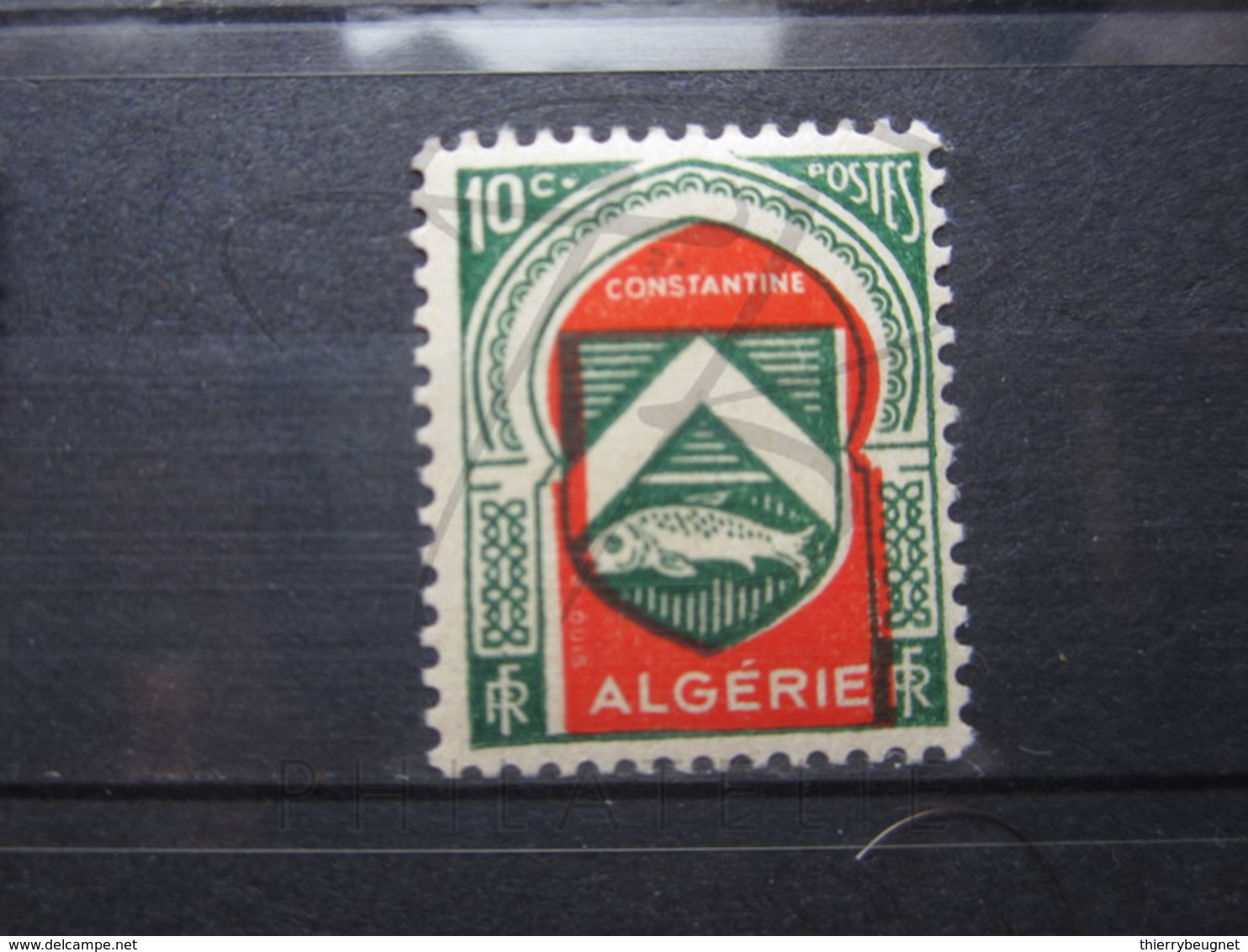 VEND BEAU TIMBRE D ' ALGERIE N° 254 , ROUGE DECALE , X !!! - Neufs