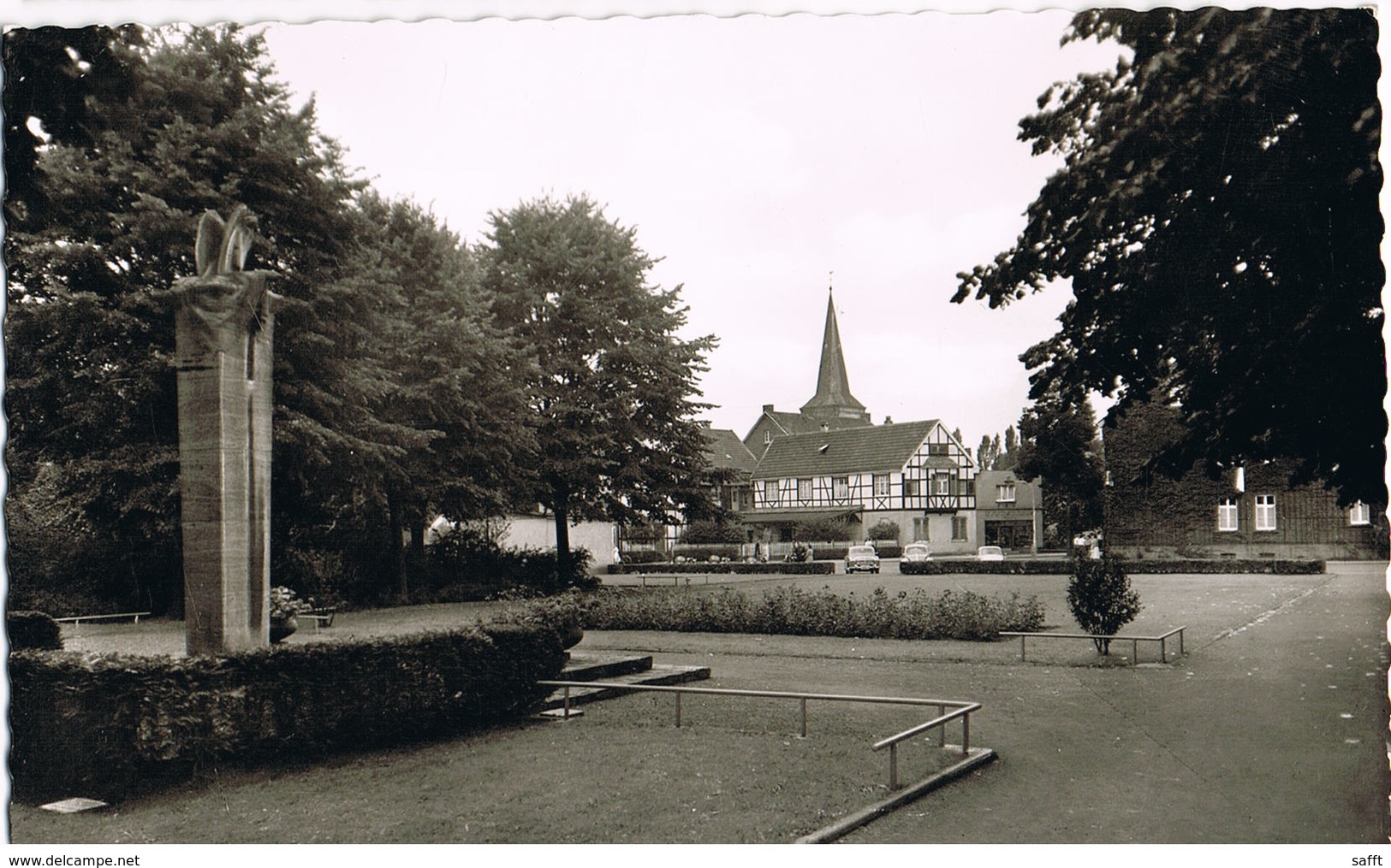 AK Leichlingen, Stadtpark Mit Ehrenmal Um 1960 - Autres & Non Classés