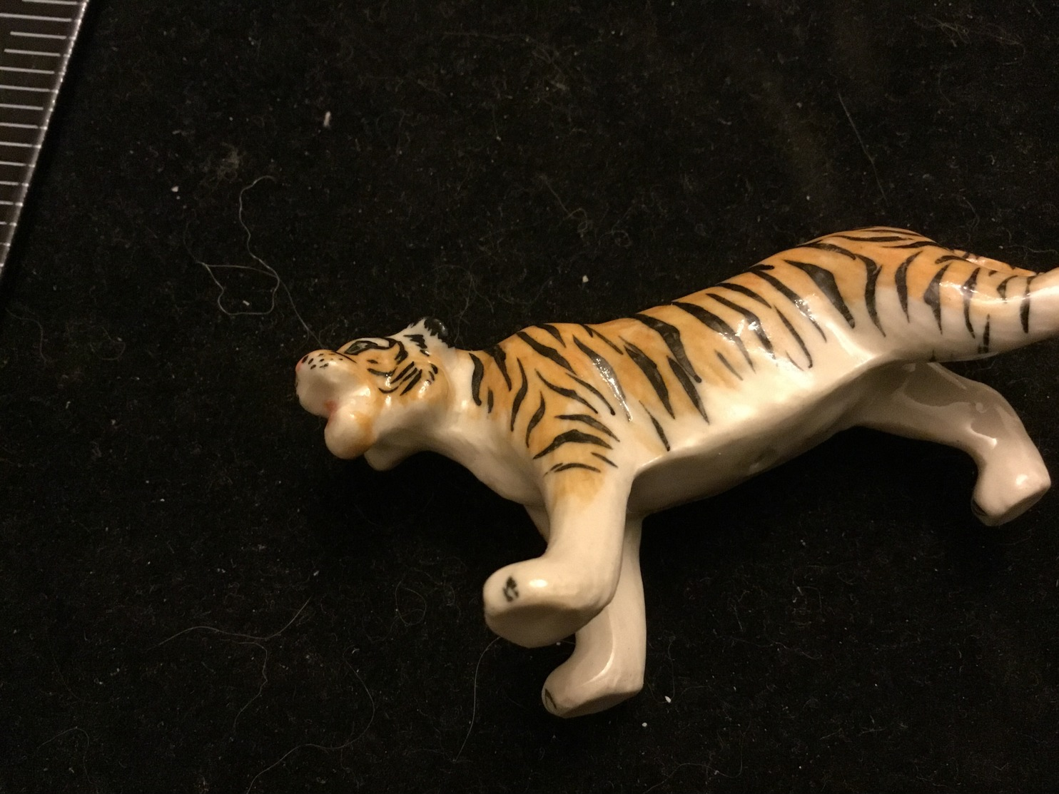 Porcelaine Tigre Objet De Vitrines - Autres & Non Classés