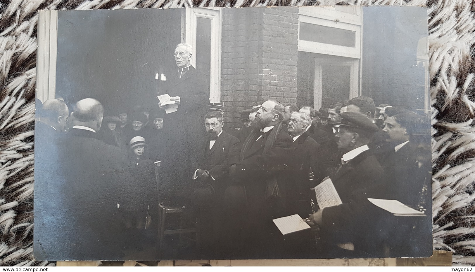 HAZEBROUCK - RARE 2 CARTES PHOTOS ABBE LEMIRE Député Du Nord Et De Ses Partisans- "..HAZEBROUCK - Hazebrouck