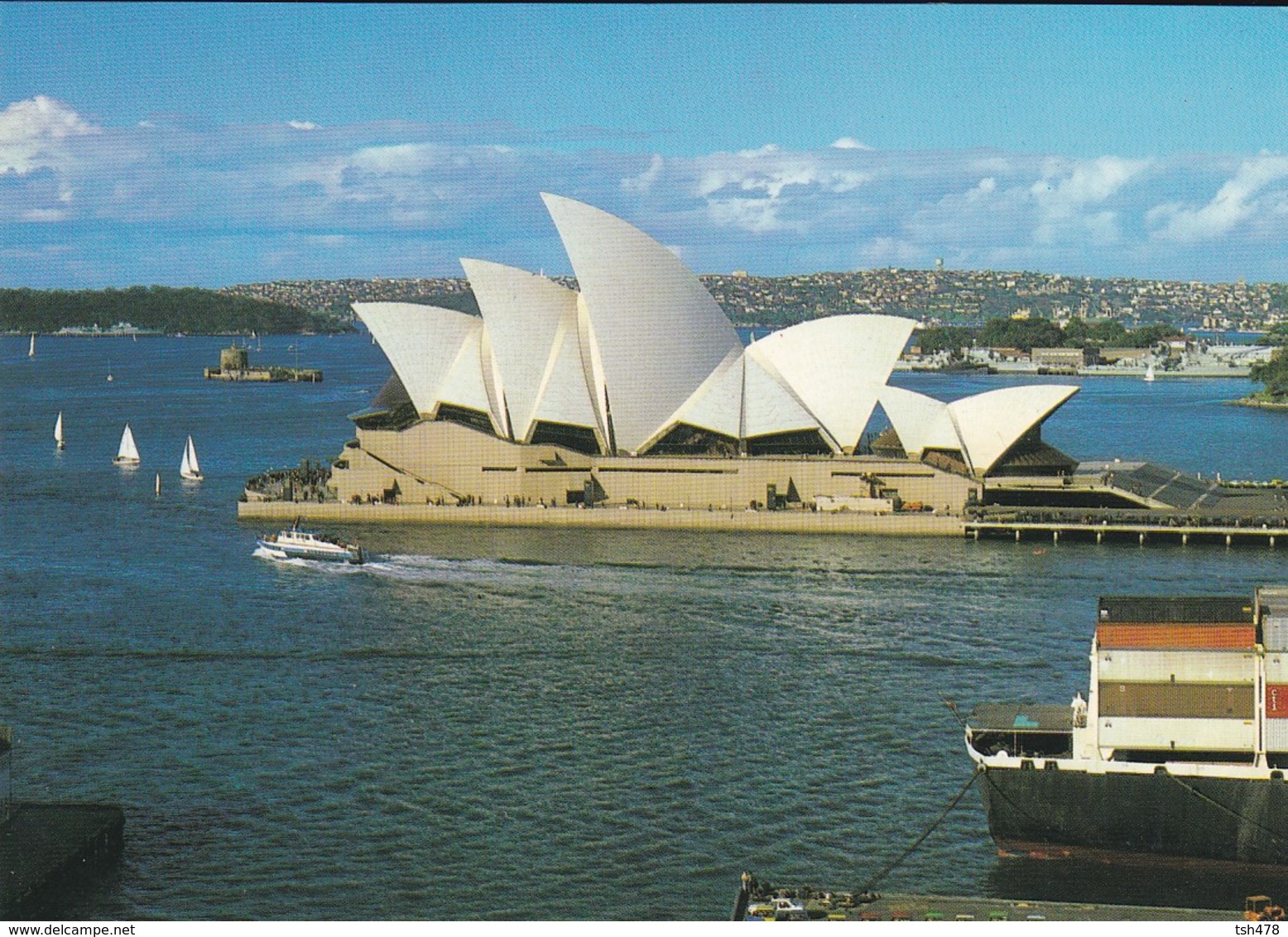 AUSTRALIE--SYDNEY---opera Housse With Eastern Suburbs In The Background--voir 2 Scans - Sydney