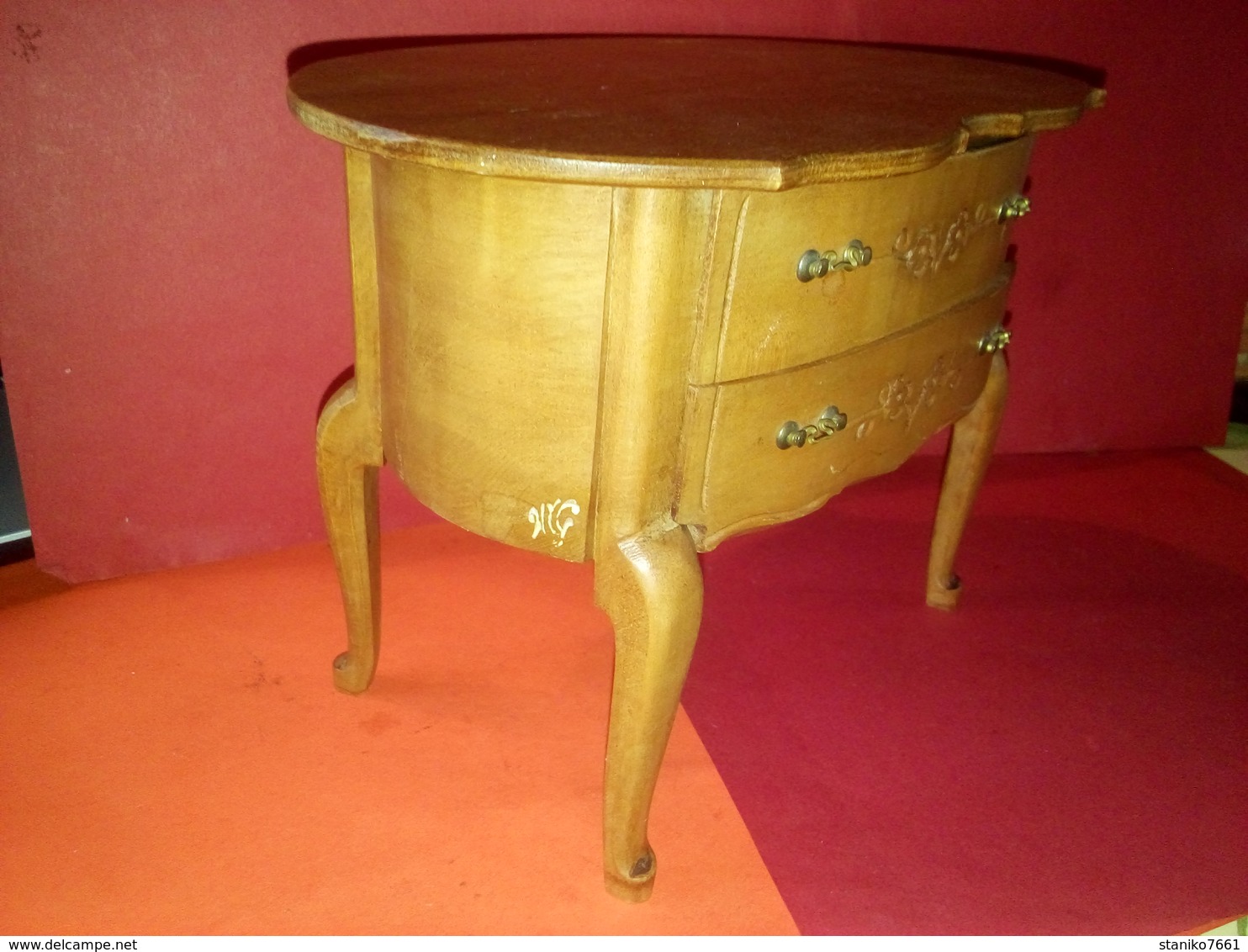 JOLIE COMMODE MINIATURE OVALE EN BOIS  2 TIROIRS Intérieur Feutre L 20 Cm X L 12.5 Cm H 14.5 Poids 385 Gr Voir Photos - Boîtes/Coffrets