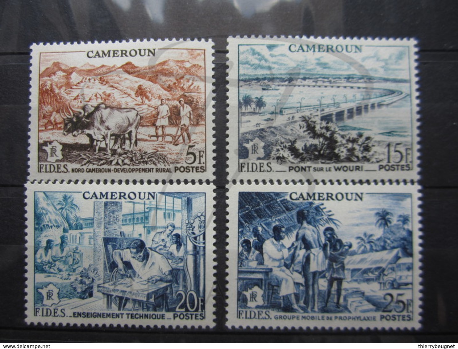 VEND BEAUX TIMBRES DU CAMEROUN N° 300 - 303 , X !!! - Neufs