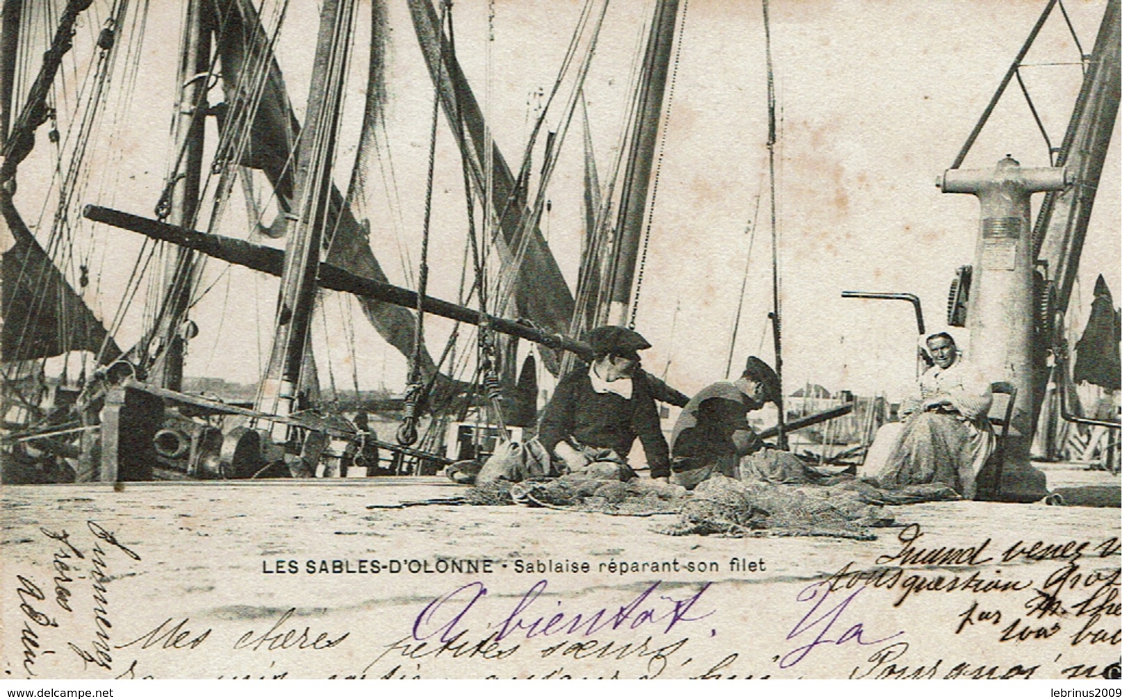 LES SABLES D'OLONNE - Sablaise Réparant Son Filet - Précurseur - Sables D'Olonne