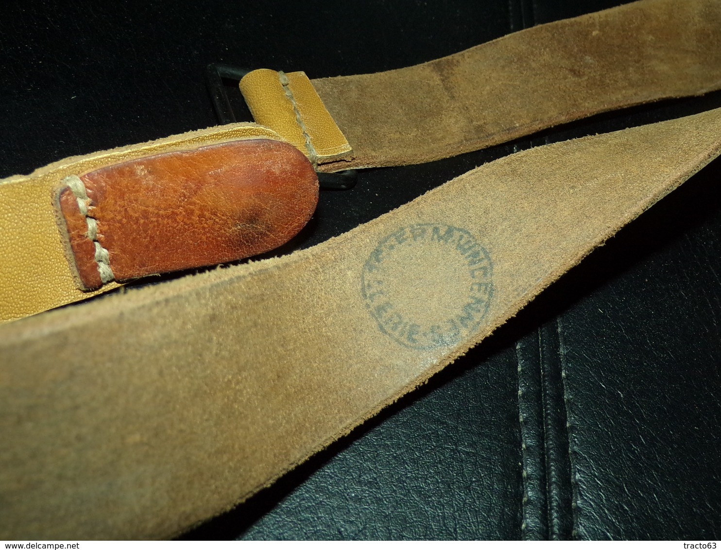 BRETELLE DE FUSIL M.A.S 36 DE L' ARMEE FRANCAISE , AVEC TAMPON DE FABRICATION FRANCAISE A VINCENNES , BON ETAT VOIR PHOT - Equipement