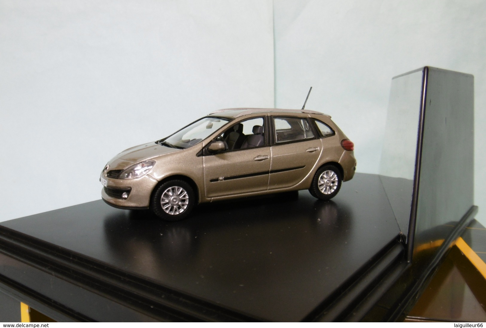 Norev - RENAULT CLIO ESTATE Gris Cassiopée Boîte Coffret 1/43 - Norev