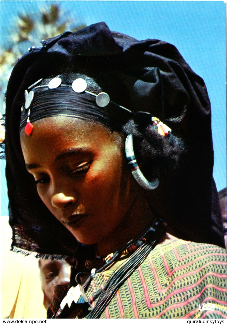 REPUBLIQUE DU NIGER JEUNE FILLE Superbe CPSM 15X10.5 Bon état Voir Scans - Níger