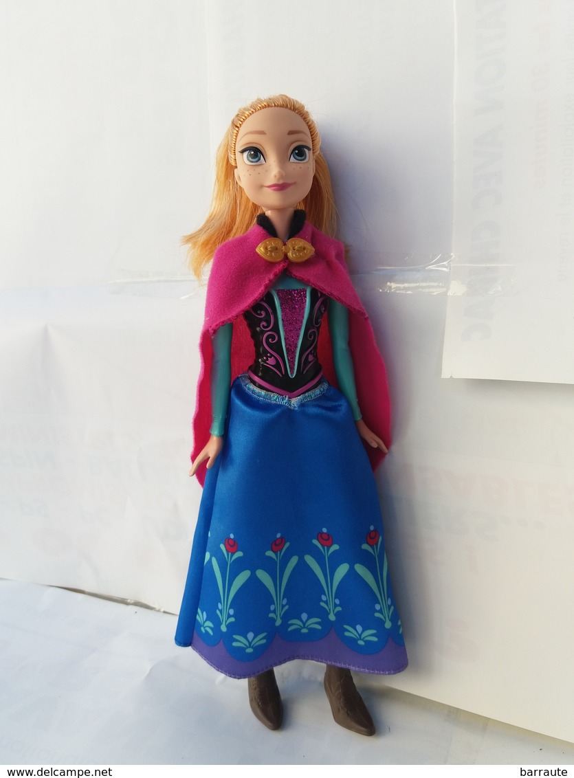 Barbie Anna Disney Reine Des Neiges Avec Vêtements , Cape Et  Chaussures. - Barbie