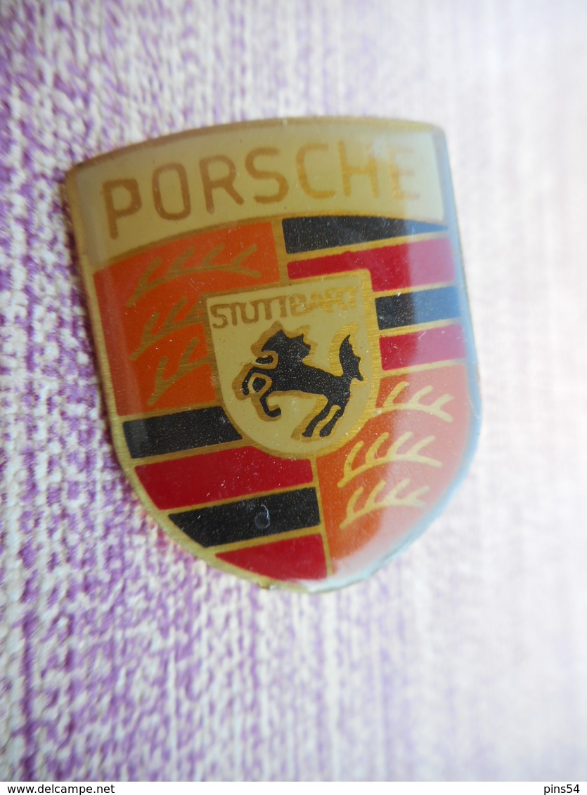 A011 -- Pin's Porsche Stuttgart - Porsche