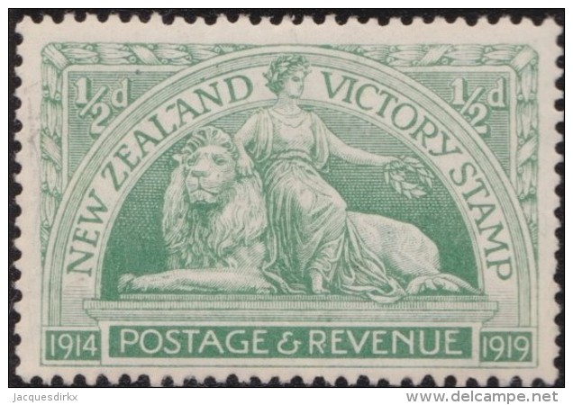 NZ    .     SG   .   453    .    1920      .     Single Lined  N.Z. And Star Close Together  .    *    .   Mint-hinged - Unused Stamps