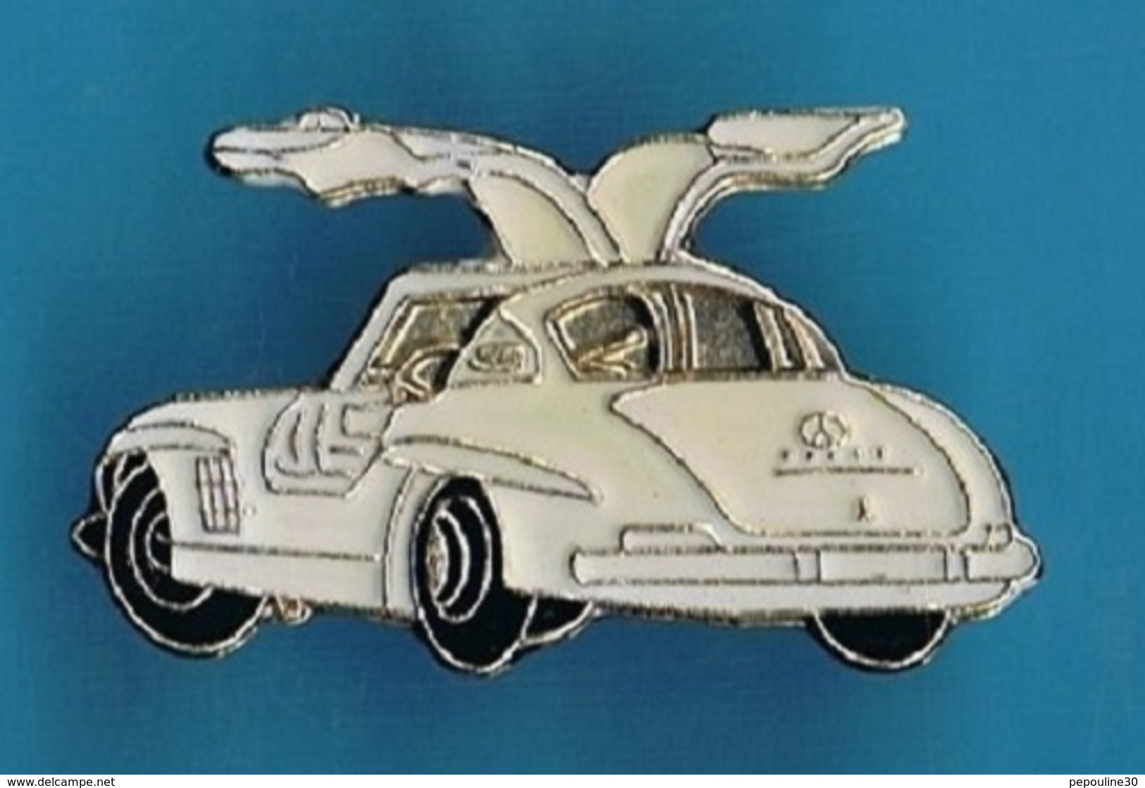 PIN'S //  ** MERCEDES BENZ / 300 SL / GULLWING / COUPÉ ** 1955 ** - Mercedes