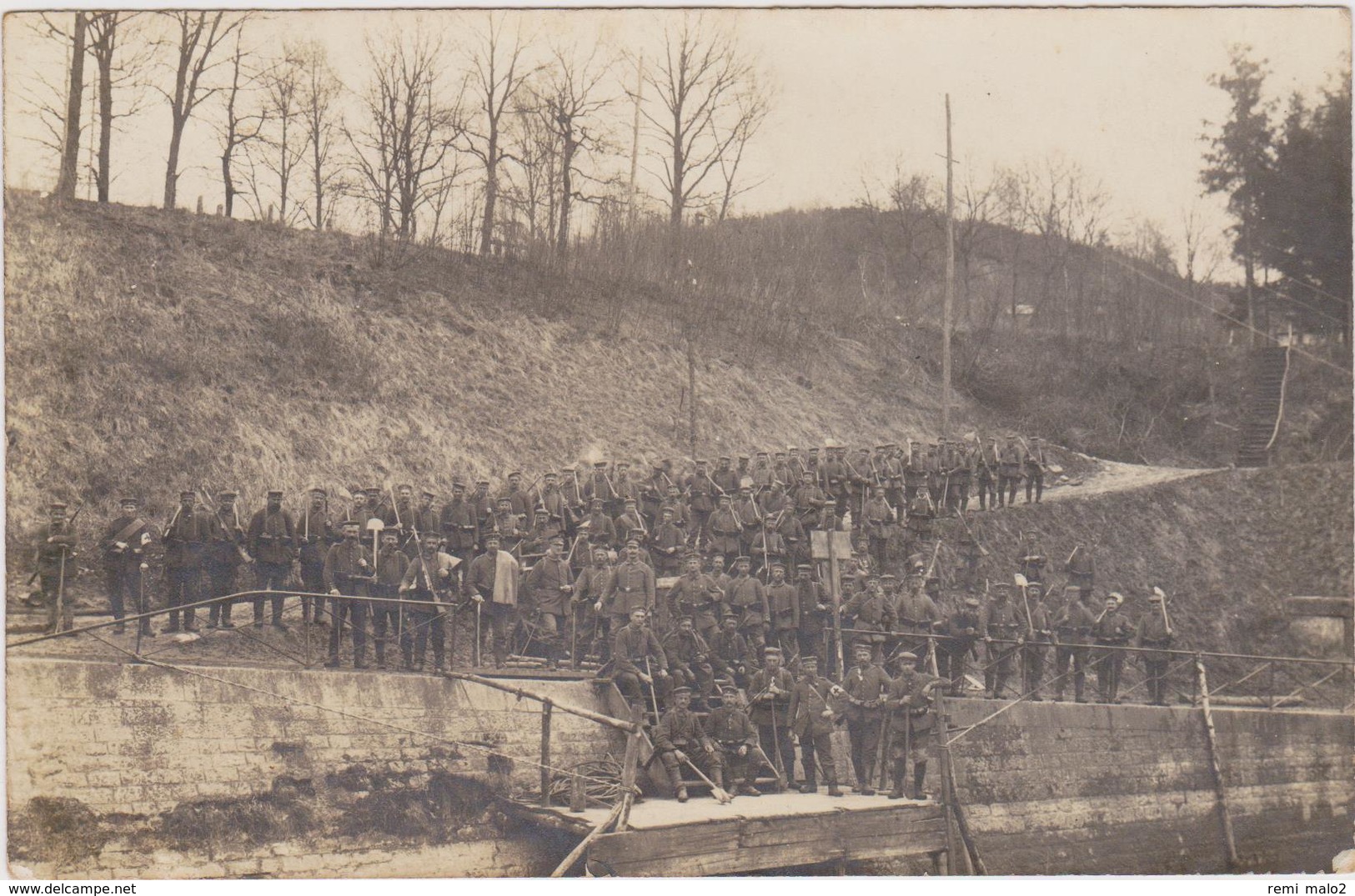 CARTE PHOTO   PAARS 02  Photographie Prise Sur Les Prisonniers Faite Sur Le Chemin Des Dames (camp De Paars) - Autres & Non Classés