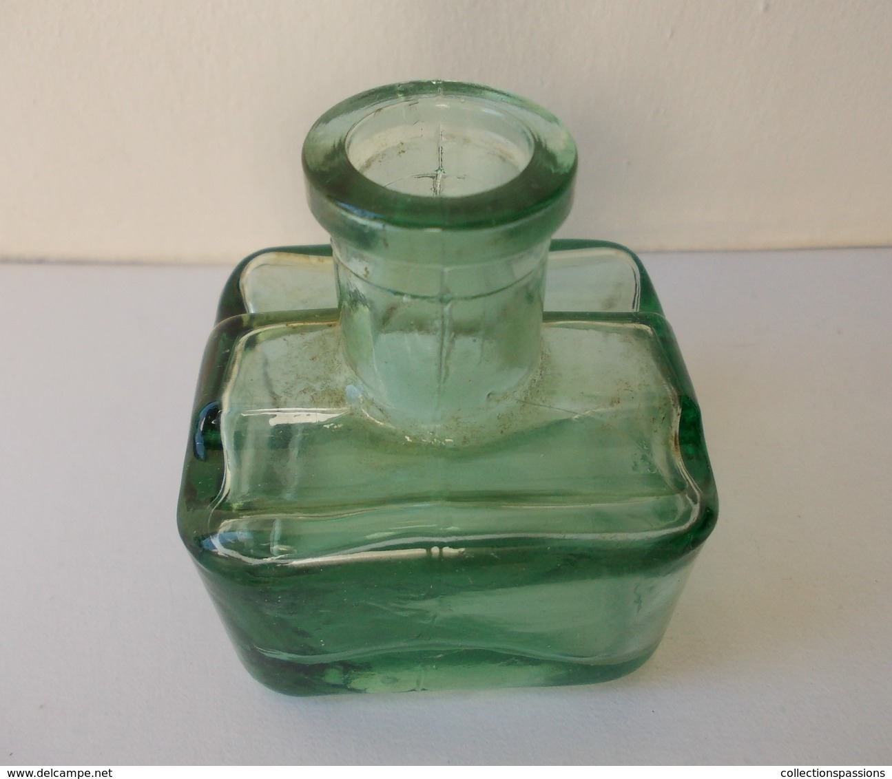 - Ancienne Bouteille D'encre, Encrier - - Inkwells