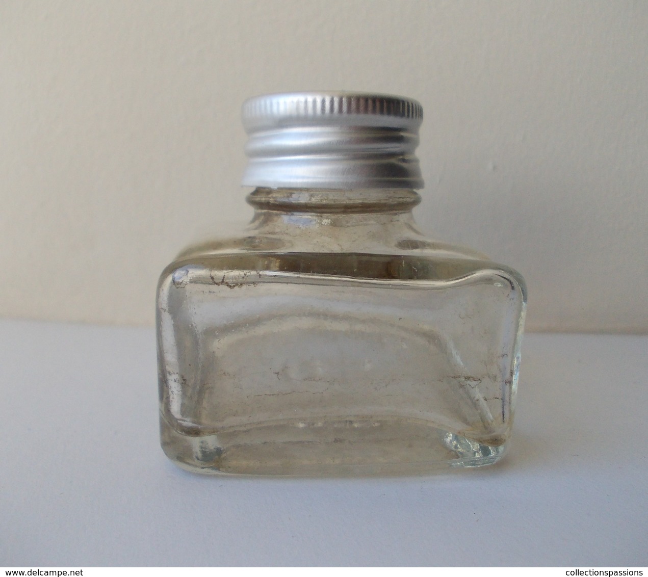 - Ancienne Bouteille D'encre, Encrier - - Inkwells