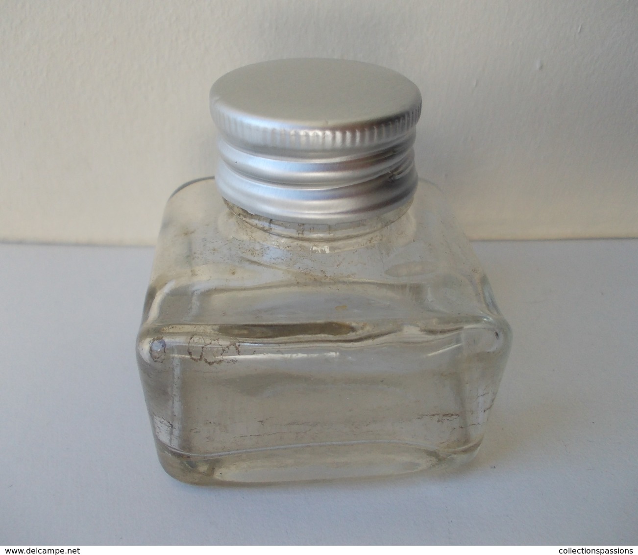 - Ancienne Bouteille D'encre, Encrier - - Inkwells