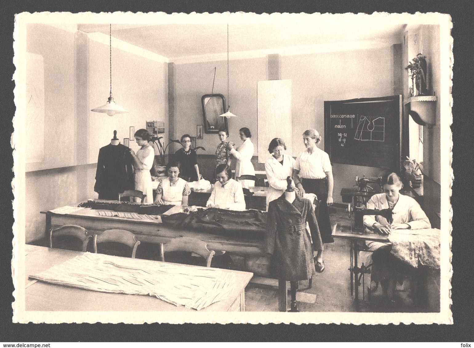 Lotenhulle / Lootenhulle - Kostschool O. L. Vrouw Presentatie - Snij- En Confectiezaal - Geanimeerd - Aalter