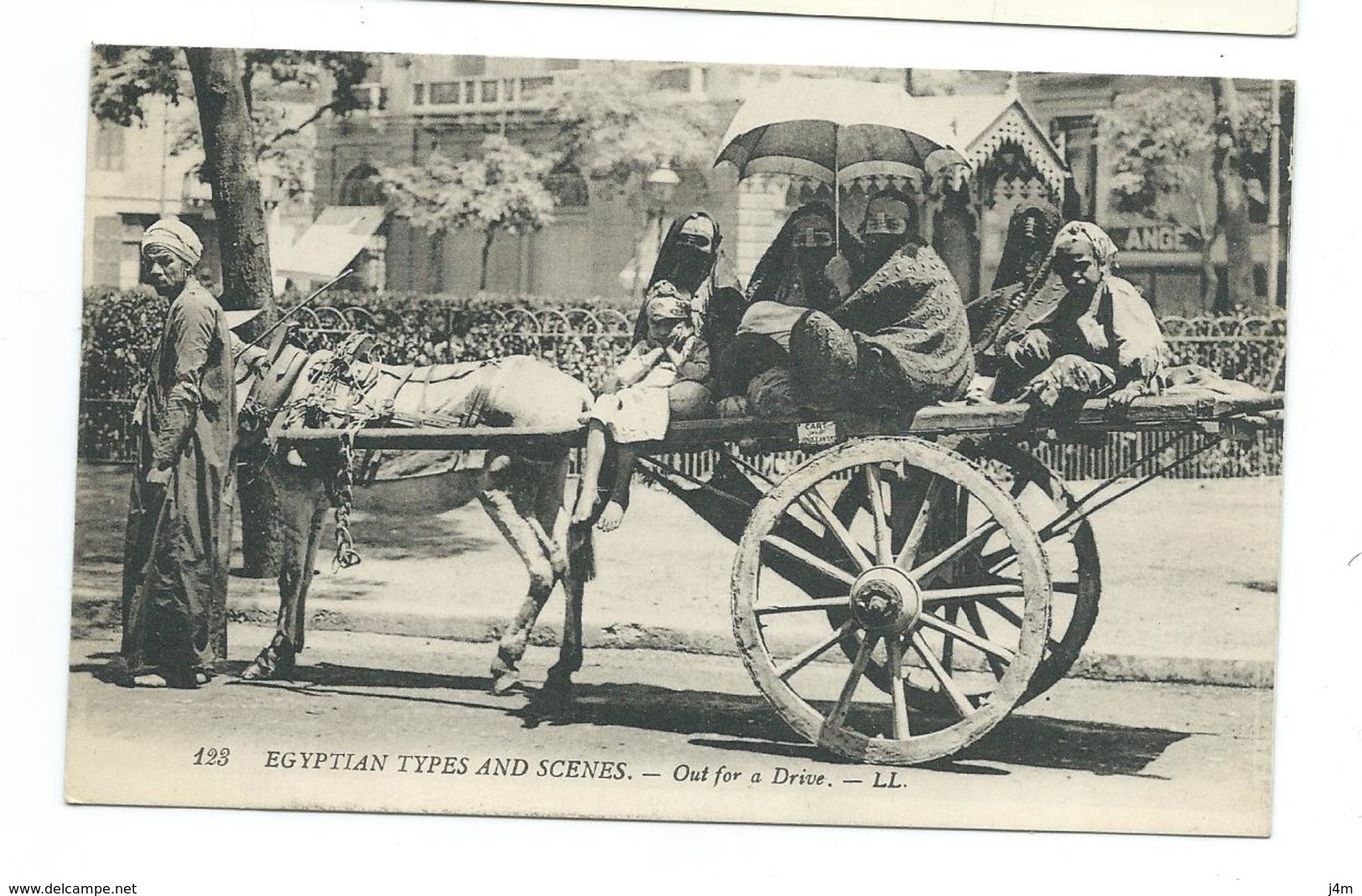 EGYPTE... SCENES Et TYPES D'EGYPTE. Femmes Arabes Partant En Promenade - Autres & Non Classés