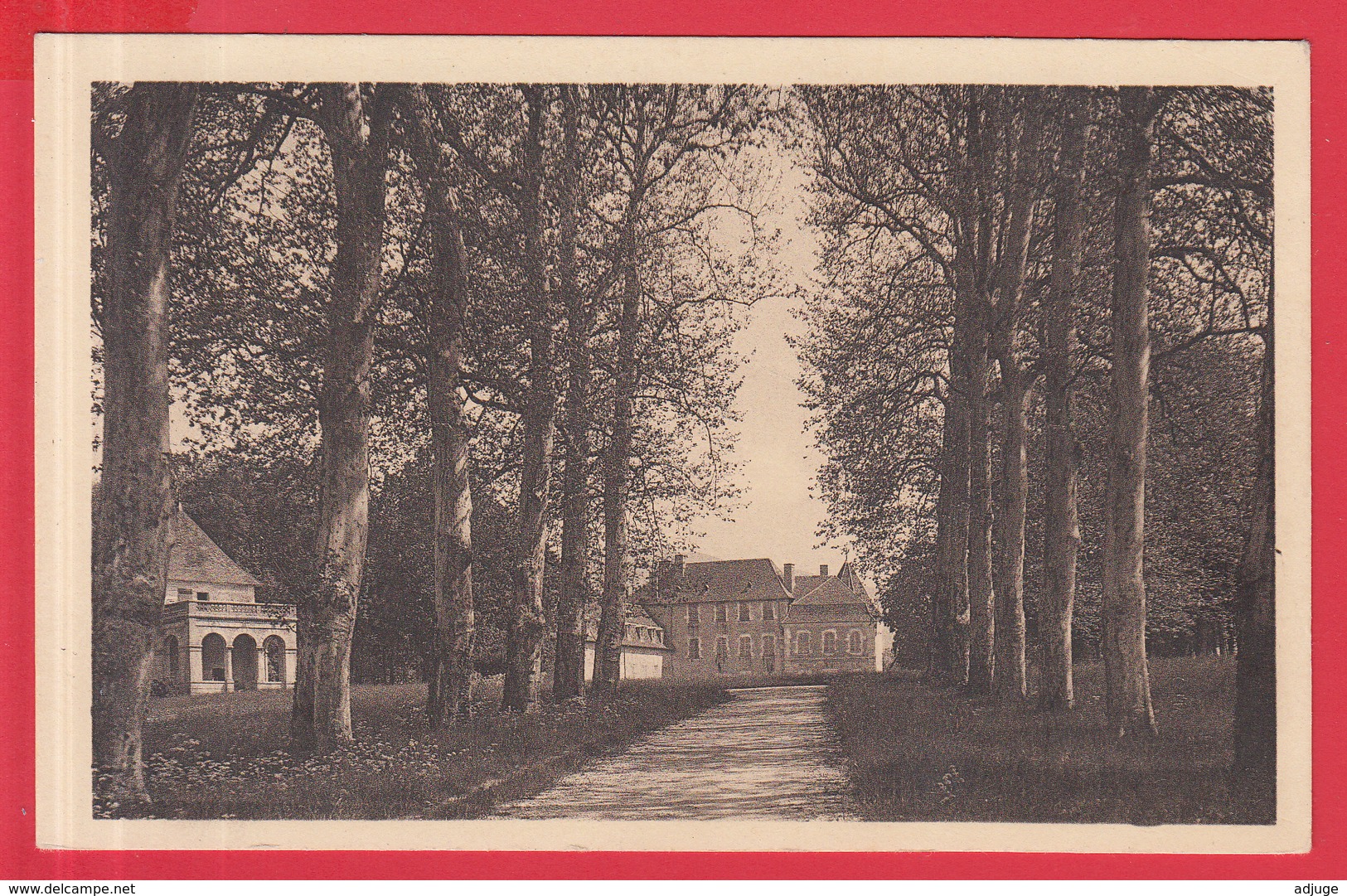 CPA-38- BRANGUES - Avenue Du CHÂTEAU ** SUP **2 SCANS - Brangues