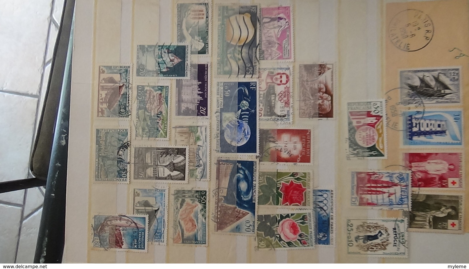 Collection France oblitéré dont carnets croix rouge de 1954 + CA. PORT OFFERT DES 50 EUROS D'ACHATS. Voir commentaires