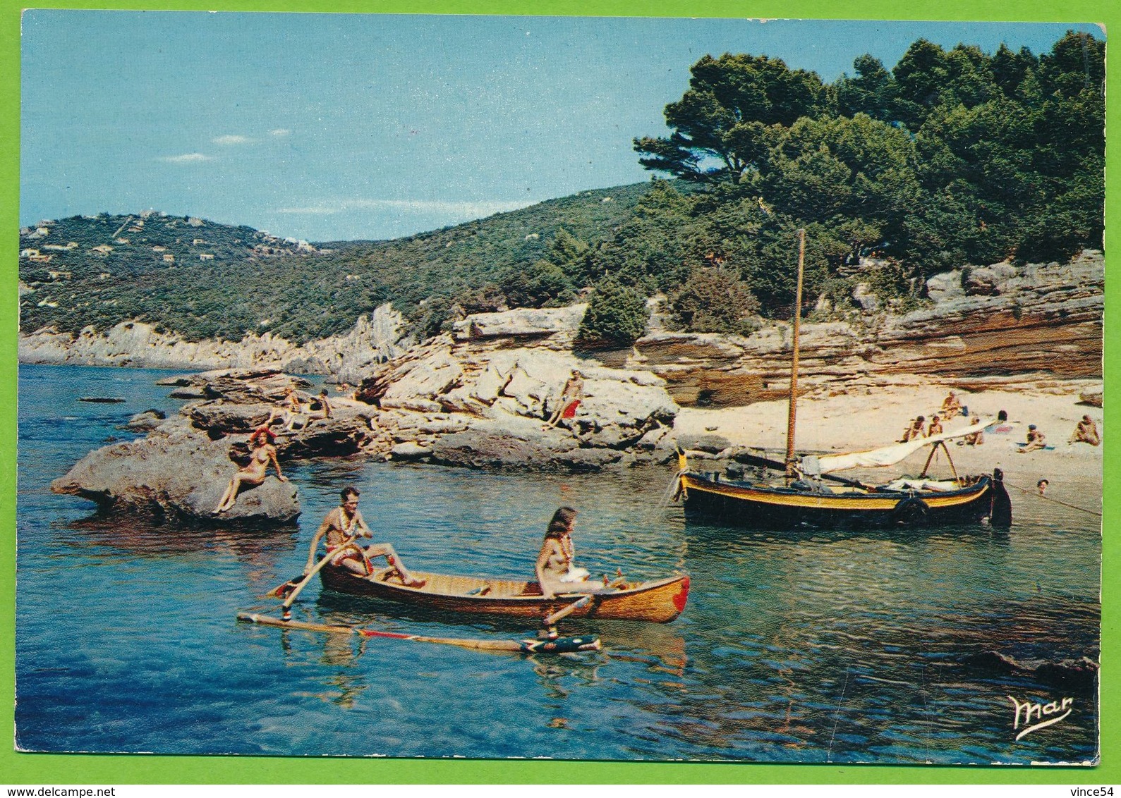 ILE DU LEVANT - La Plage Des Grottes Naturistes Femmes Seins Nus - Hyeres