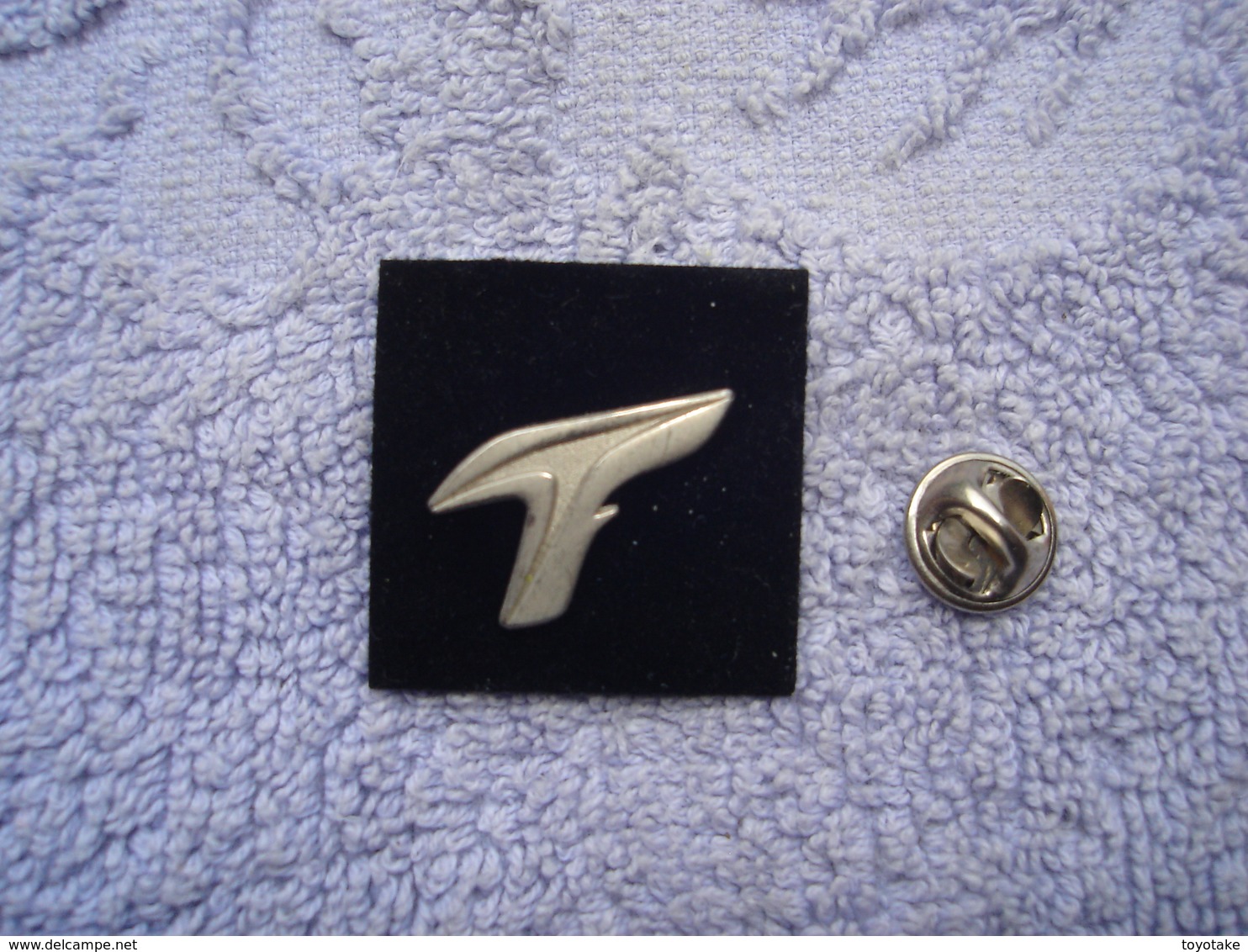 Pin Toyota F1 Logo - F1