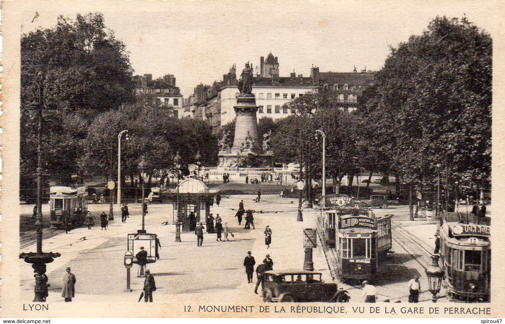 CPA LYON - MONUMENT DE LA REPUBLIQUE VU DE LA GARE DE PERRACHE - Other & Unclassified