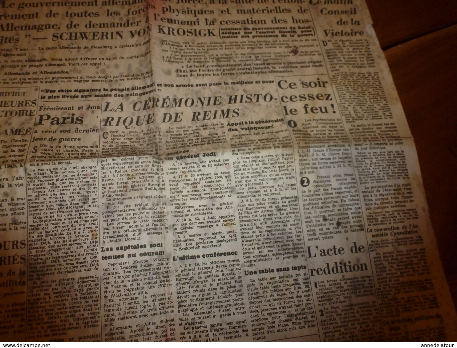 1945 :rare Journal Double "non Coupé" Après Impression-->  2 éditions RESISTANCE (8 Mai) Et LIBERATION (8 Mai) - Autres & Non Classés