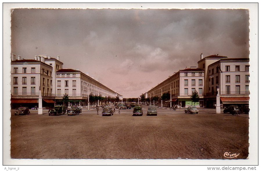 REF 341 :  CPSM 17 ROYAN Boulevard Aristide Briand - Royan