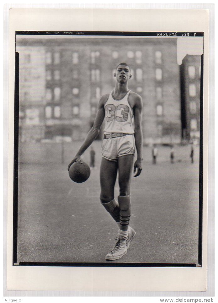 REF 334 :  CPM Basketball Lew Alcindor Phot : Richard Avedon - Basketbal