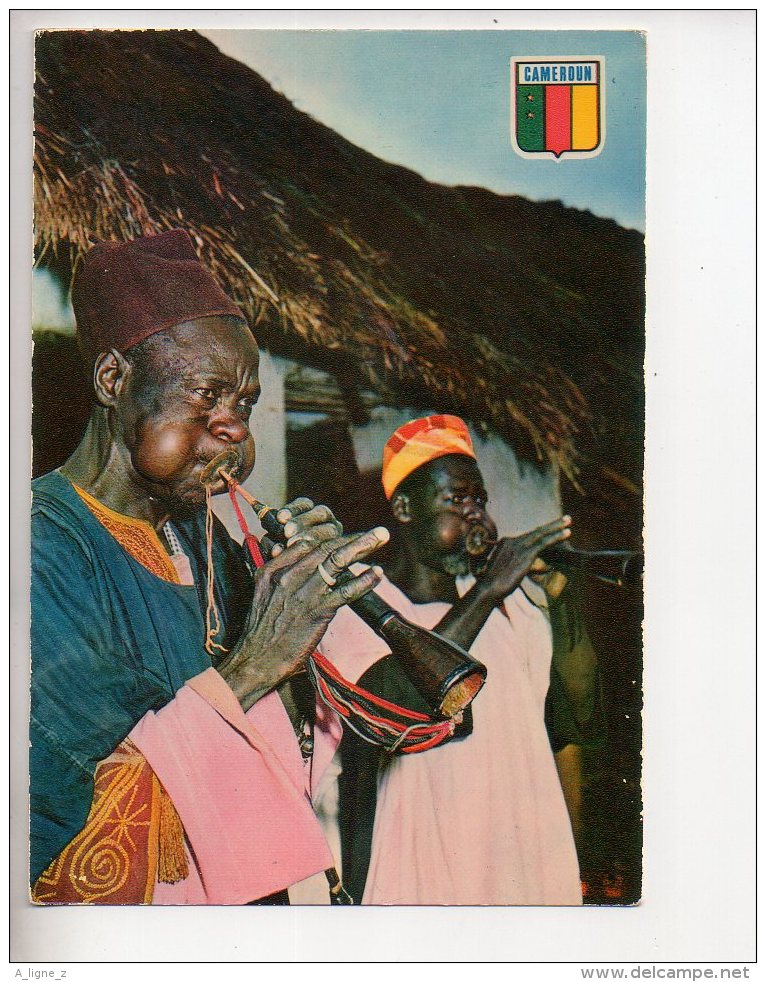 REF 310  :  CPSM CAMEROUN Musiciens Au Village - Kameroen