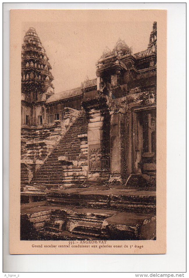 REF 308  :  CPA Cambodge Angkor Vat Grand Escalier Central - Cambodge