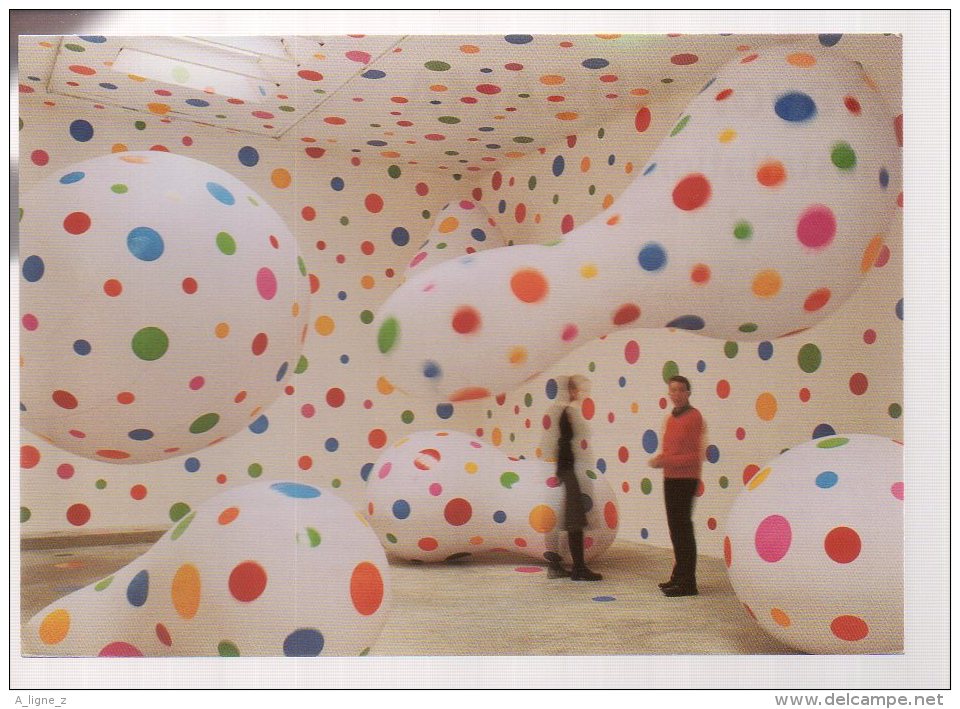 REF 332  :  CPM Yayooi Kusama Installations Paris Maison Du Japon - Objets D'art