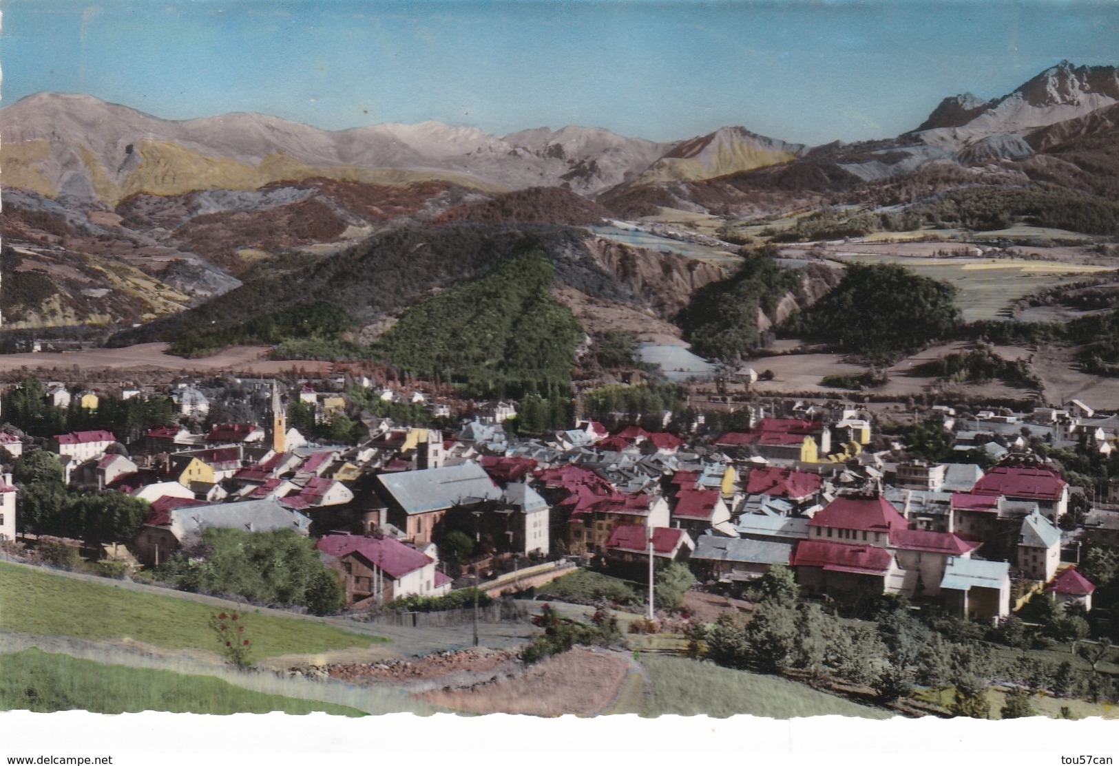 BARCELONNETTE - ALPES DE HAUTE-PROVENCE- (04) - PEU COURANTE CPSM DENTELÉE - BEL AFFRANCHISSEMENT POSTAL. - Barcelonnette