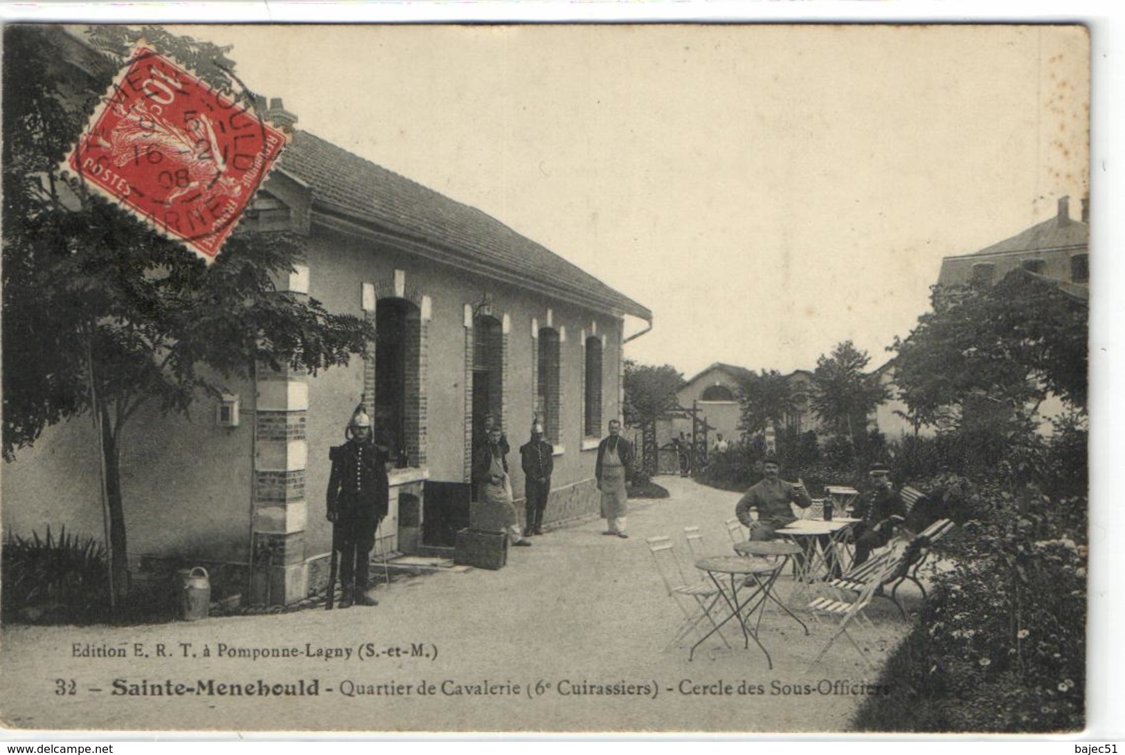 1 Cpa Sainte Menehould - Quartier De Cavalerie (6eme Cuirassier) - Sainte-Menehould