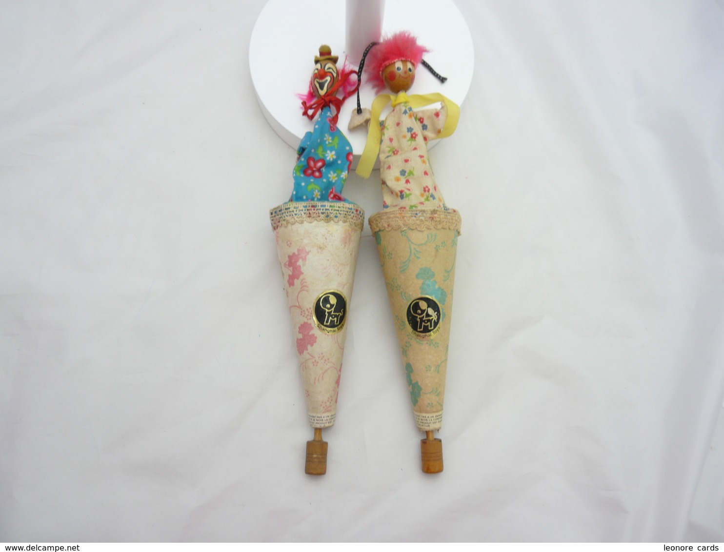 Jeux Et Jouet.Marotte.lot De Deux Marottes Anciennes Shangai Toys Clown Et Un Chinois 30cm - Other & Unclassified