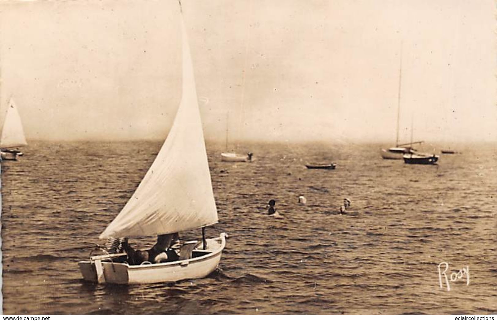 Ile De Noirmoutier 85 :  Petit Voilier Quittant La Côte     (voir Scan) - Ile De Noirmoutier