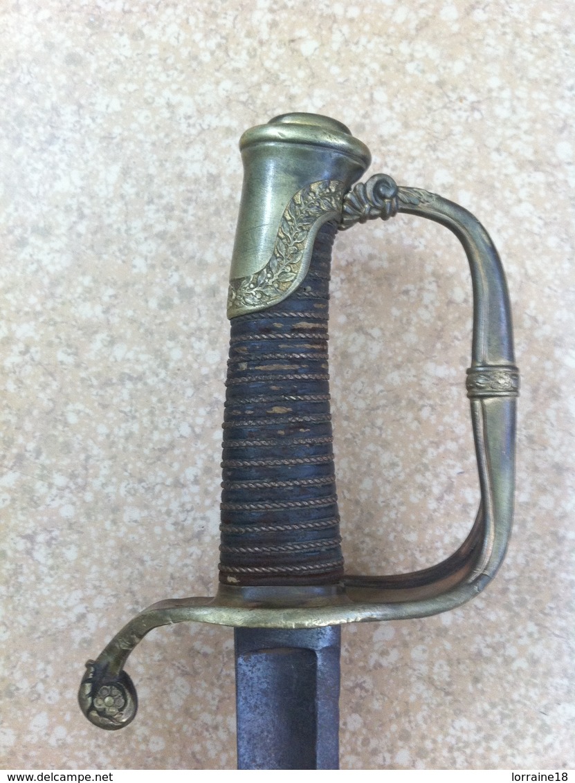 Sabre D'officier D'infanterie  Modéle 1821  Sans Fourreau  Daté De 1822 - Knives/Swords