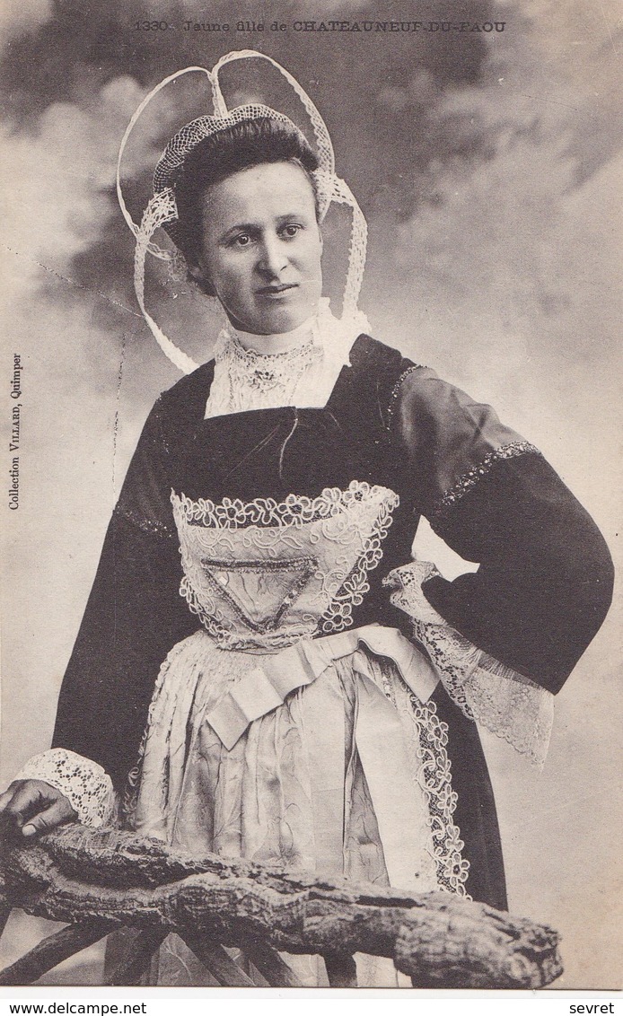 Jeune Fille De CHATEAUNEUF Du FAOU - Châteauneuf-du-Faou