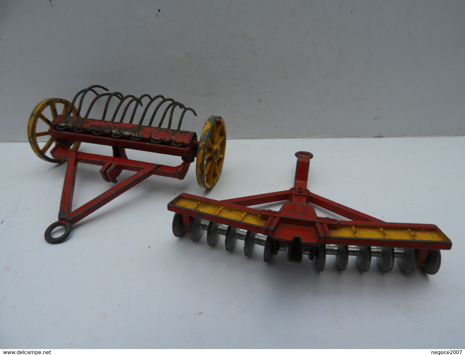 Dinky-Toys : Lot De 2 Machines  Made In England - Dinky