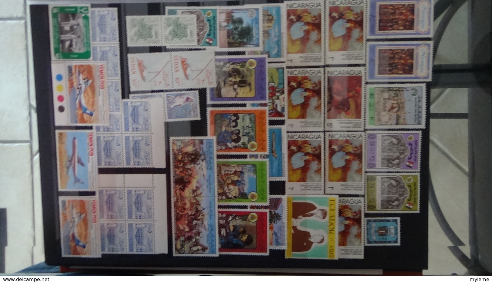 Collection de timbres et blocs ** du MONDE. PORT OFFERT DES 50 EUROS D'ACHATS. Voir commentaires