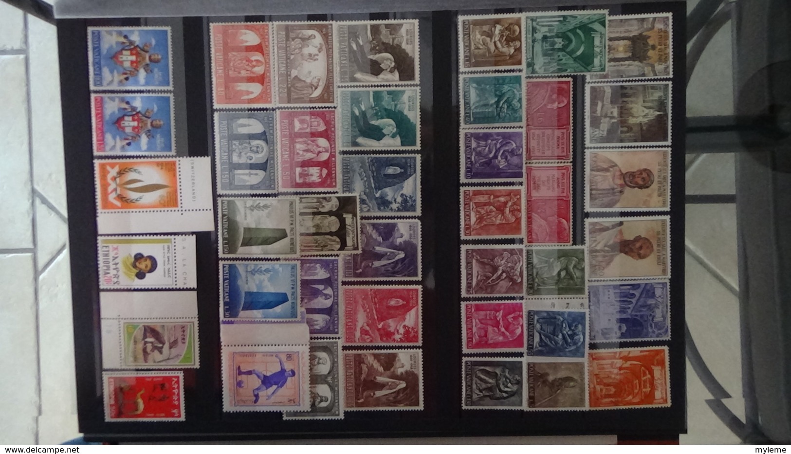 Collection de timbres et blocs ** du MONDE. PORT OFFERT DES 50 EUROS D'ACHATS. Voir commentaires