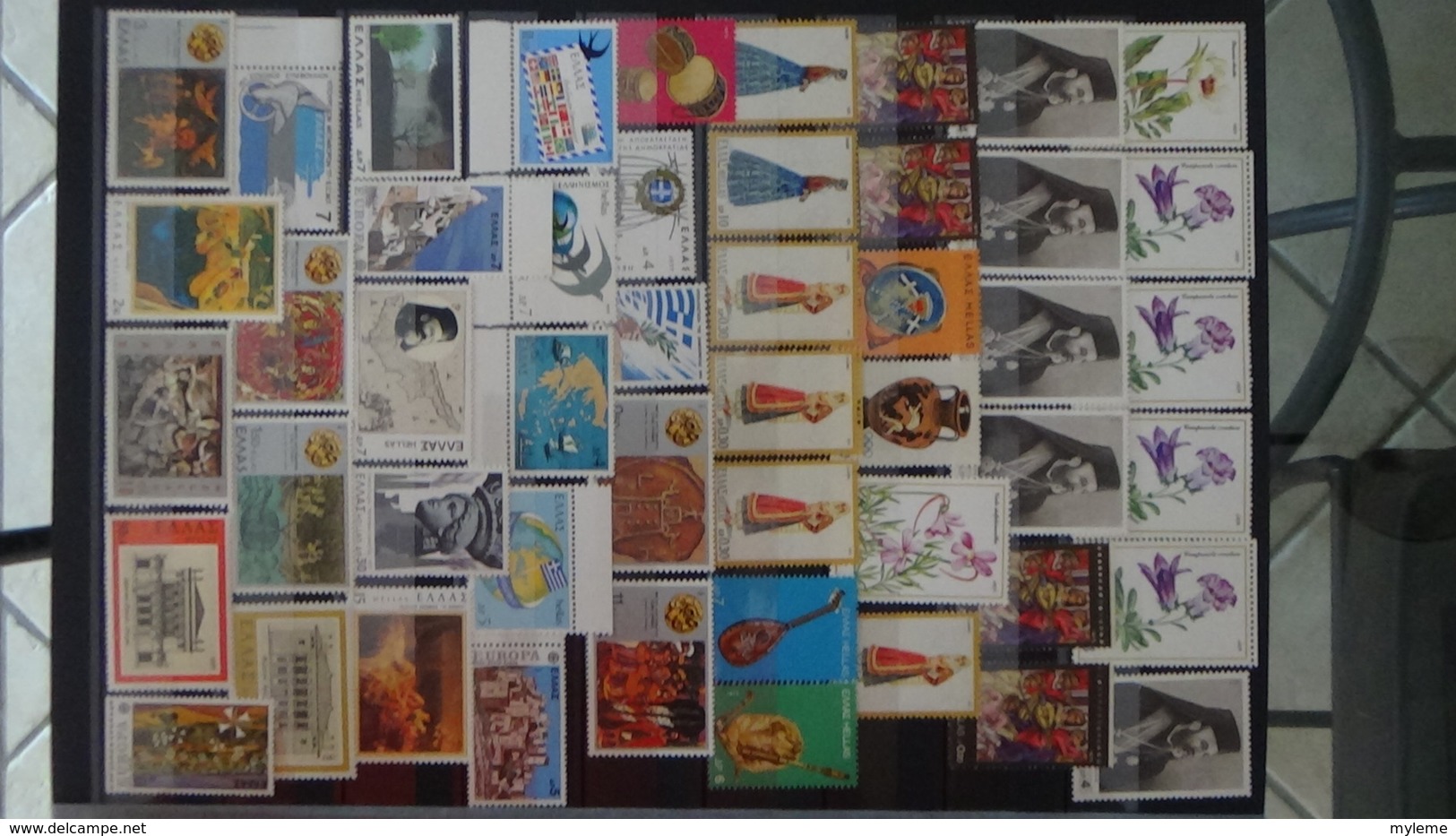 Collection de timbres et blocs ** du MONDE. PORT OFFERT DES 50 EUROS D'ACHATS. Voir commentaires