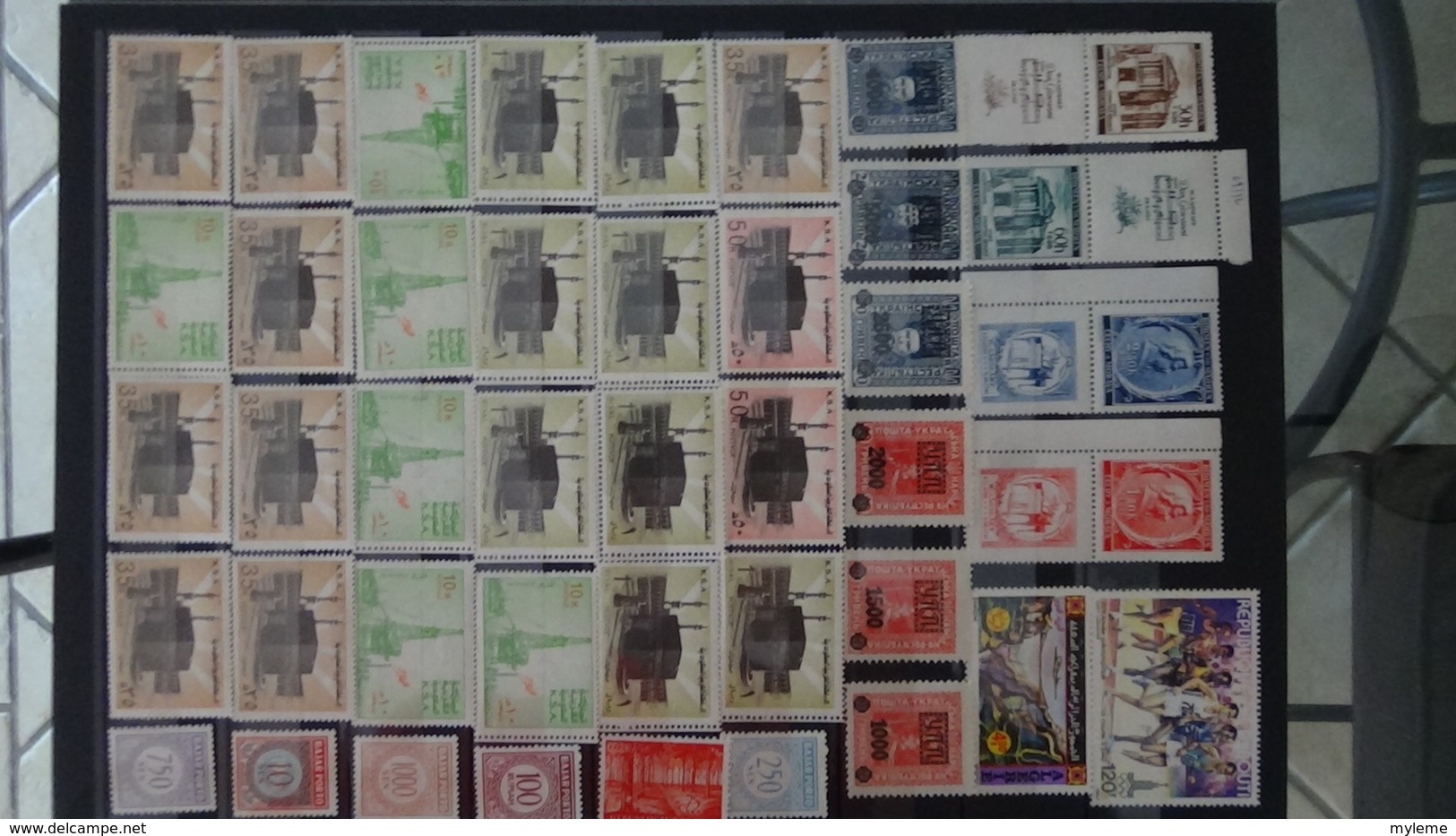 Collection de timbres et blocs ** du MONDE. PORT OFFERT DES 50 EUROS D'ACHATS. Voir commentaires