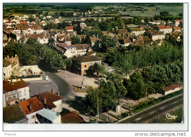 CP71135 - LOUHANS - Vue Aérienne - Place De La Poste - Louhans