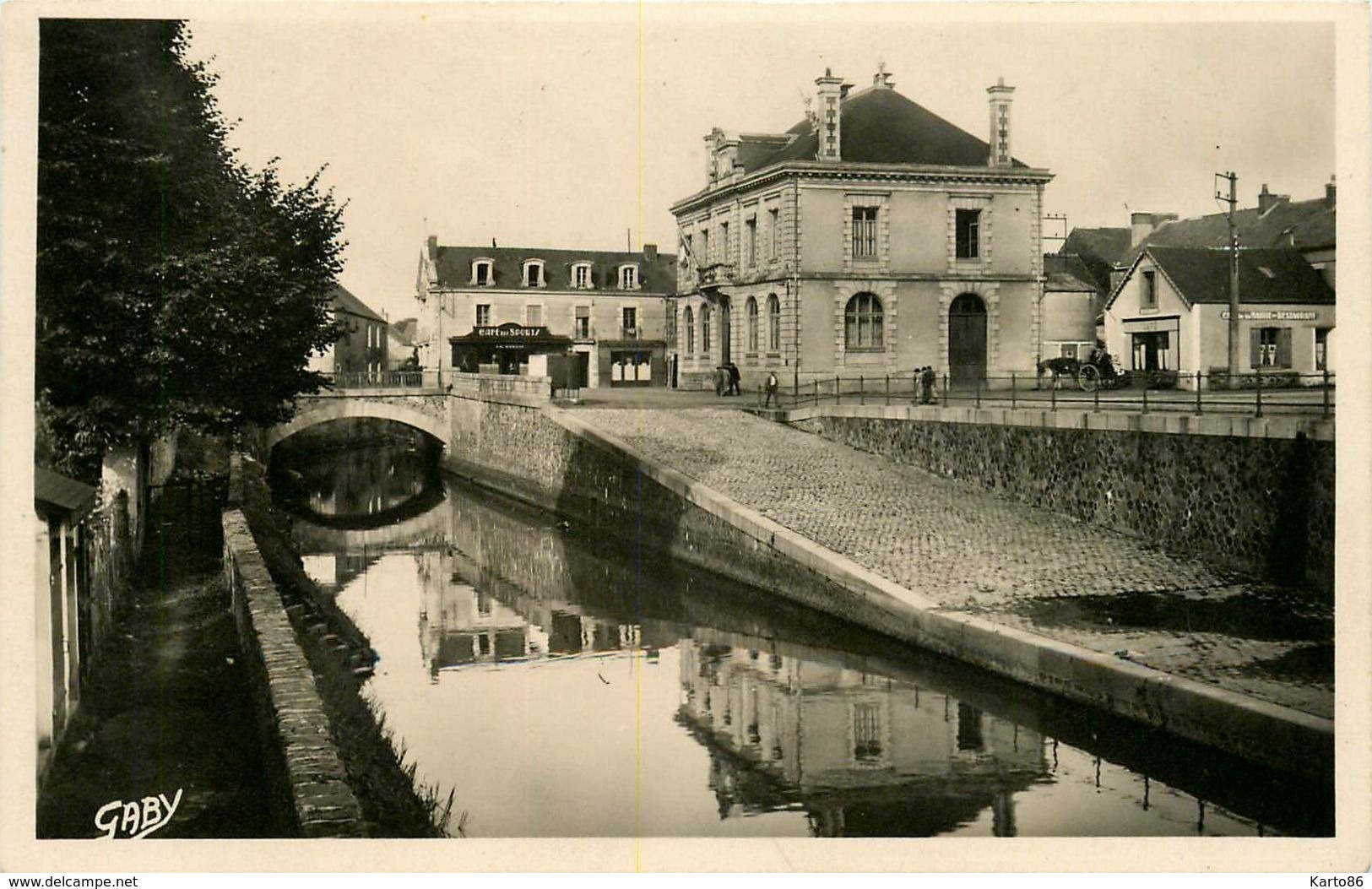 Pontchateau * Le Brivet Et La Mairie * Café De La Mairie * Café Des Sports - Pontchâteau